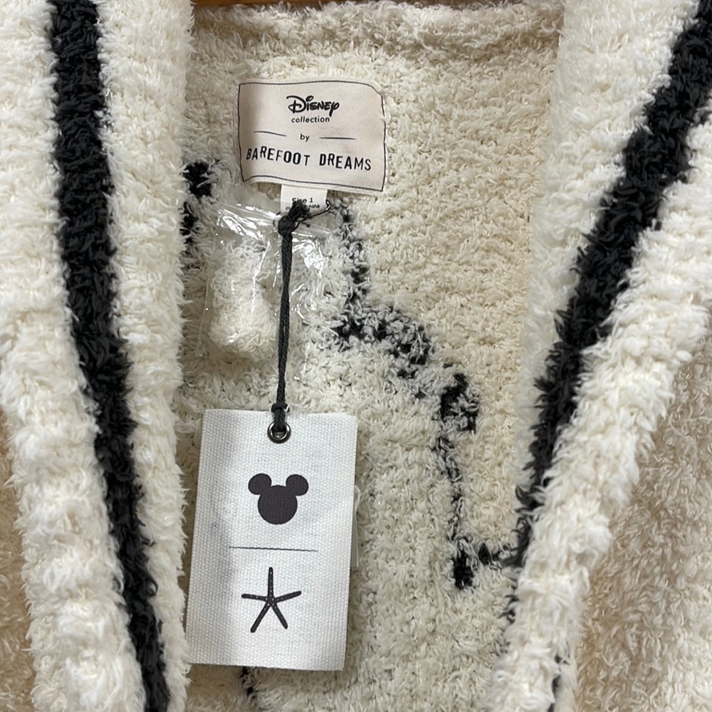 Barefoot Dreams Minnie Mouse Robe